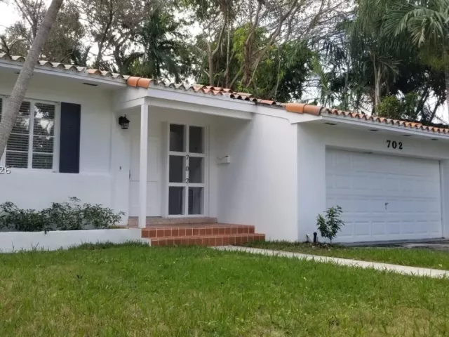 2-bedroom home for rent in Coral Gables -  - MondialRealty