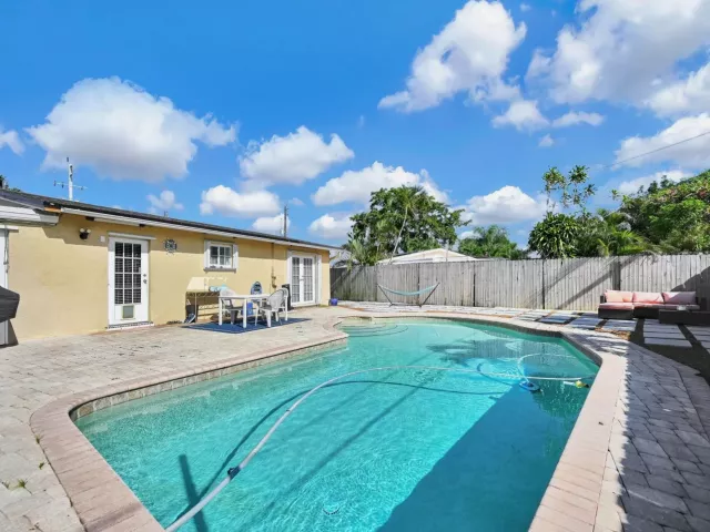 3-bedroom home for sale in Fort Lauderdale - 2171 SW 36TH Terrace - MondialRealty