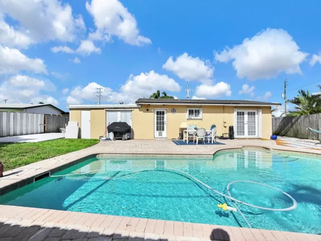 3-bedroom home for sale in Fort Lauderdale - 2171 SW 36TH Terrace - MondialRealty