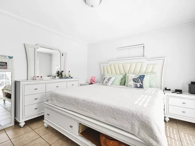 3-bedroom home for sale in Fort Lauderdale - 2171 SW 36TH Terrace - MondialRealty