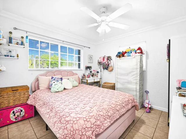 3-bedroom home for sale in Fort Lauderdale - 2171 SW 36TH Terrace - MondialRealty