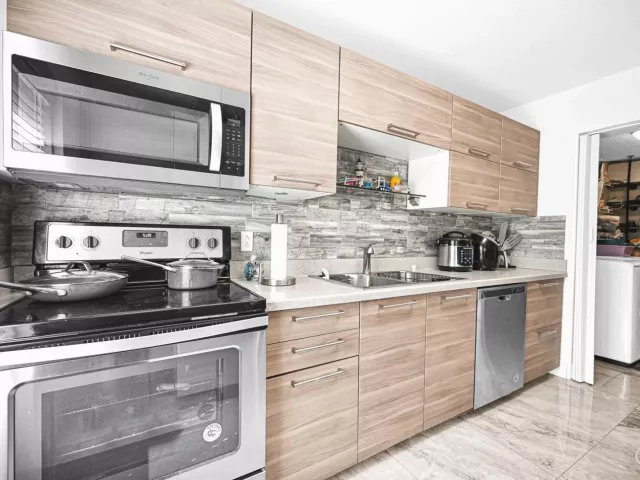 3-bedroom home for sale in Fort Lauderdale - 2171 SW 36TH Terrace - MondialRealty