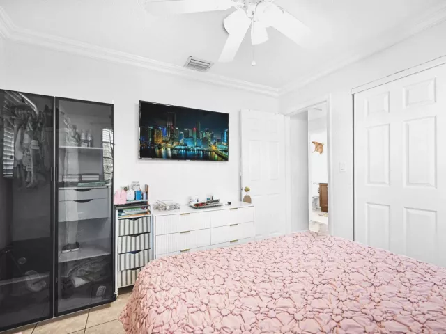 3-bedroom home for sale in Fort Lauderdale - 2171 SW 36TH Terrace - MondialRealty