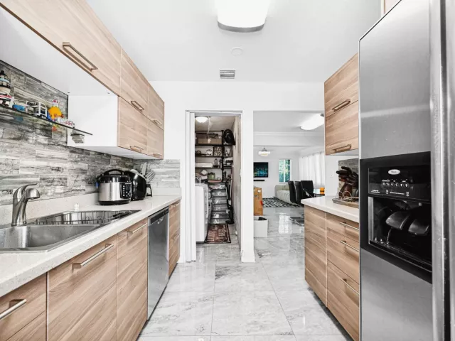 3-bedroom home for sale in Fort Lauderdale - 2171 SW 36TH Terrace - MondialRealty