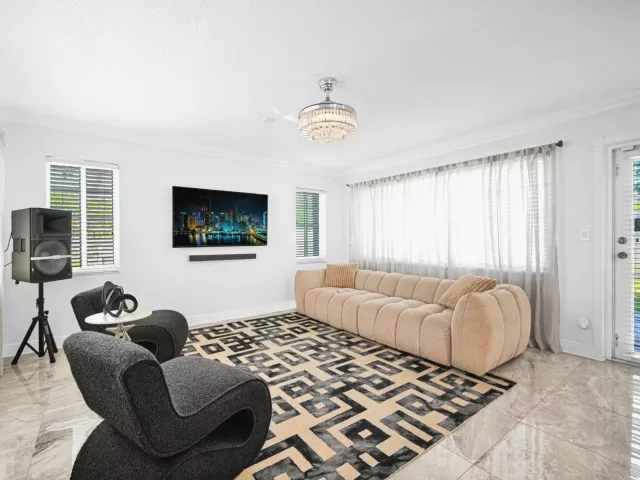 3-bedroom home for sale in Fort Lauderdale - 2171 SW 36TH Terrace - MondialRealty