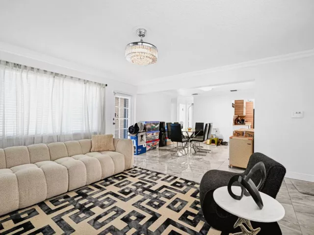 3-bedroom home for sale in Fort Lauderdale - 2171 SW 36TH Terrace - MondialRealty