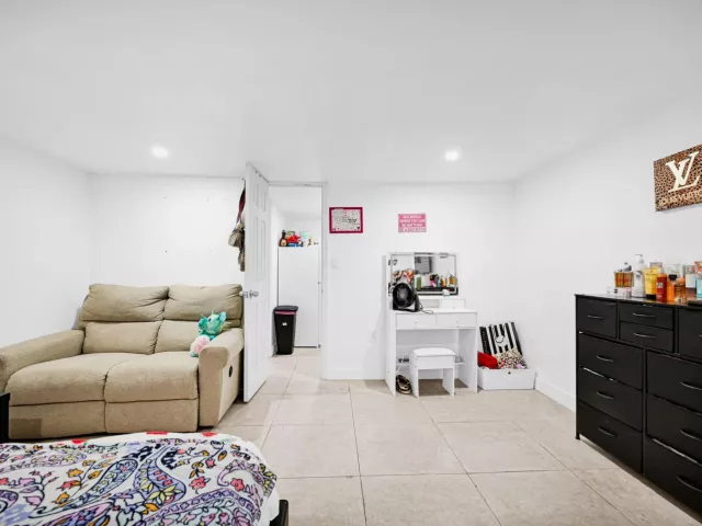 3-bedroom home for sale in Fort Lauderdale - 2171 SW 36TH Terrace - MondialRealty