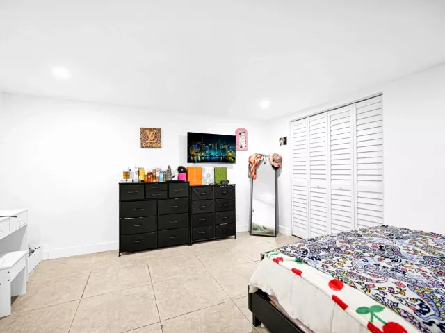3-bedroom home for sale in Fort Lauderdale - 2171 SW 36TH Terrace - MondialRealty