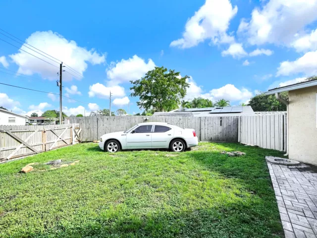 3-bedroom home for sale in Fort Lauderdale - 2171 SW 36TH Terrace - MondialRealty