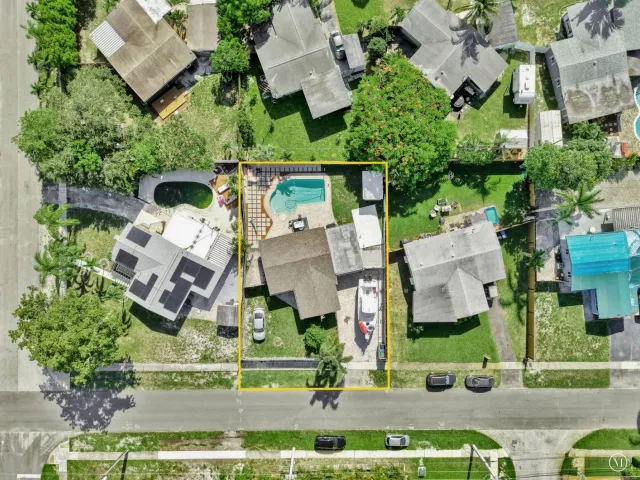 3-bedroom home for sale in Fort Lauderdale - 2171 SW 36TH Terrace - MondialRealty