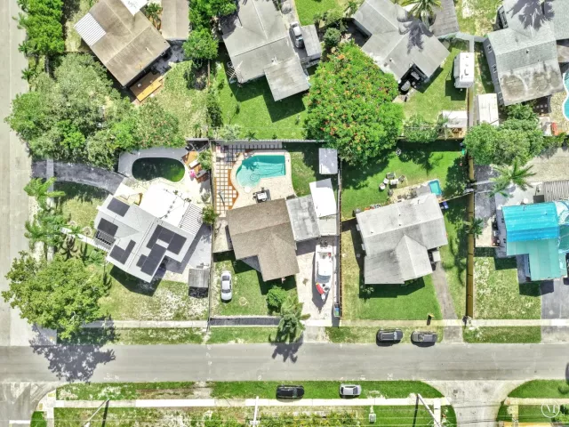 3-bedroom home for sale in Fort Lauderdale - 2171 SW 36TH Terrace - MondialRealty