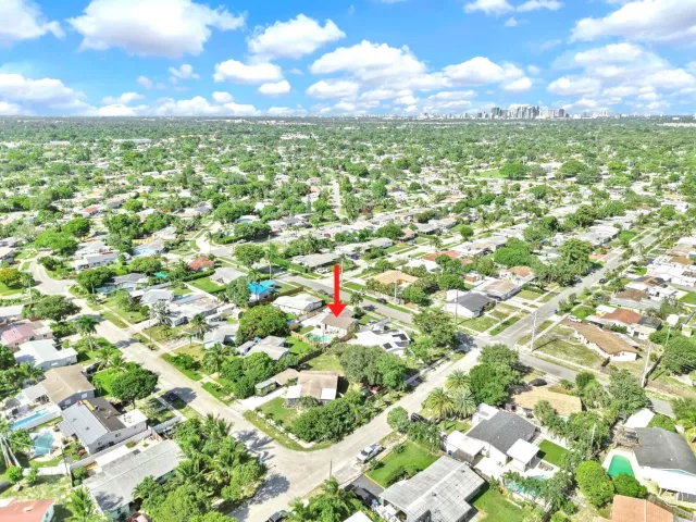 3-bedroom home for sale in Fort Lauderdale - 2171 SW 36TH Terrace - MondialRealty