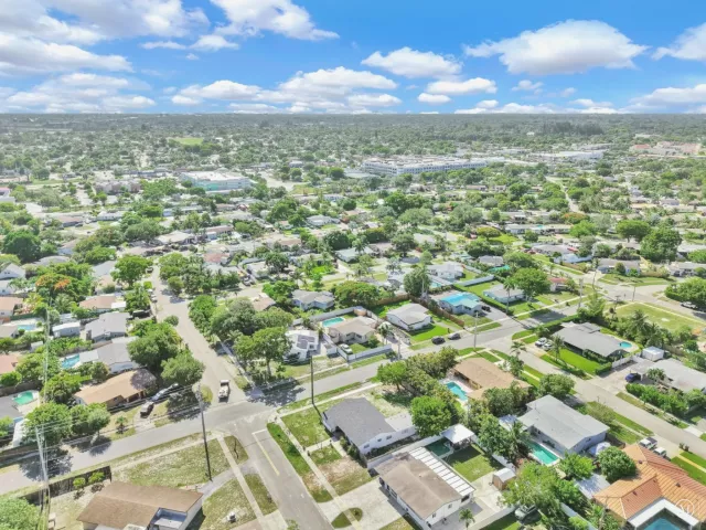 3-bedroom home for sale in Fort Lauderdale - 2171 SW 36TH Terrace - MondialRealty