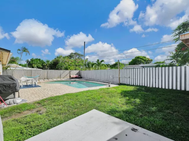 3-bedroom home for sale in Fort Lauderdale - 2171 SW 36TH Terrace - MondialRealty
