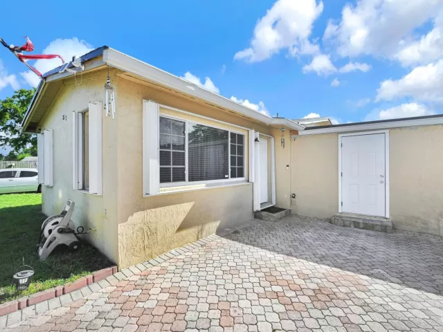 3-bedroom home for sale in Fort Lauderdale - 2171 SW 36TH Terrace - MondialRealty