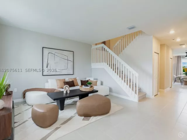 5-bedroom home for sale in Miami - 27307 SW 159 CT - MondialRealty