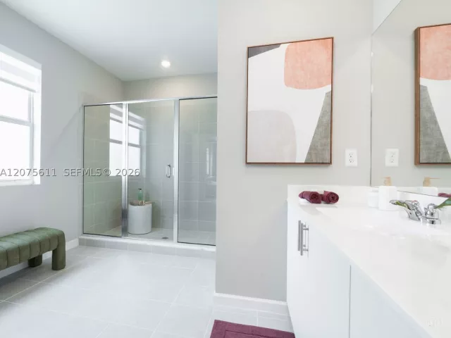 5-bedroom home for sale in Miami - 27307 SW 159 CT - MondialRealty
