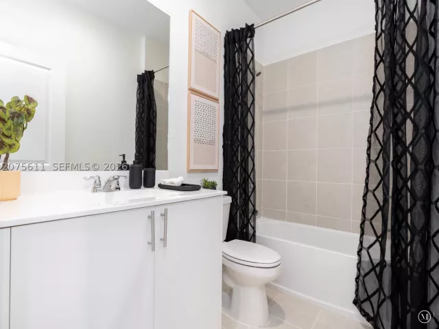 5-bedroom home for sale in Miami - 27307 SW 159 CT - MondialRealty