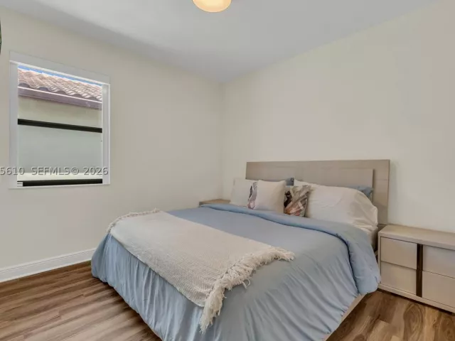 5-bedroom home for sale in Doral - 10204 NW 86th St - MondialRealty