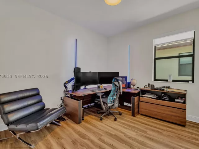 5-bedroom home for sale in Doral - 10204 NW 86th St - MondialRealty