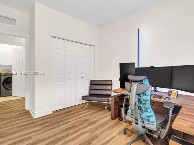 5-bedroom home for sale in Doral - 10204 NW 86th St - MondialRealty