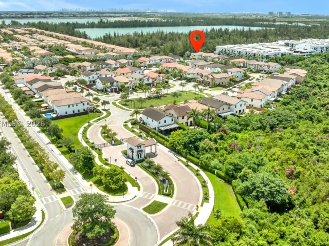 5-bedroom home for sale in Doral - 10204 NW 86th St - MondialRealty