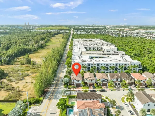 5-bedroom home for sale in Doral - 10204 NW 86th St - MondialRealty