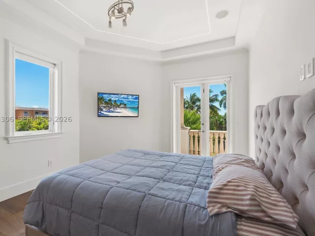 5-bedroom home for sale in North Miami Beach - 3442 NE 171st St - MondialRealty
