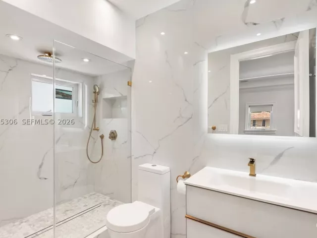 5-bedroom home for sale in North Miami Beach - 3442 NE 171st St - MondialRealty