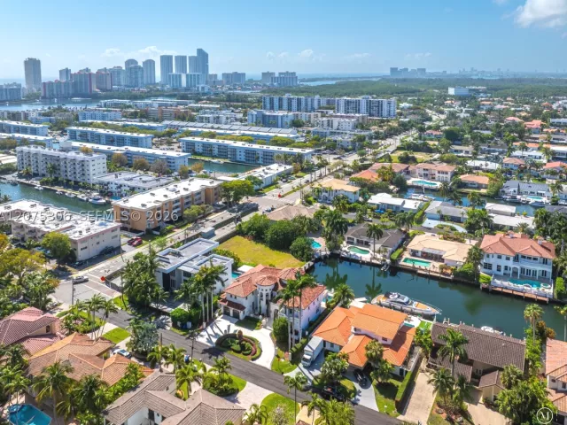 5-bedroom home for sale in North Miami Beach - 3442 NE 171st St - MondialRealty