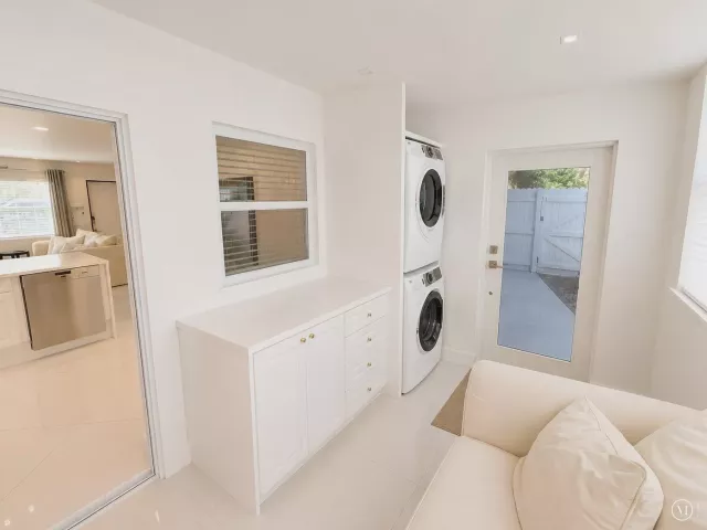 5-bedroom home for rent in Boca Raton - 327 LANCASTER Street - MondialRealty