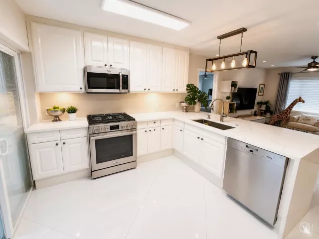 5-bedroom home for rent in Boca Raton - 327 LANCASTER Street - MondialRealty