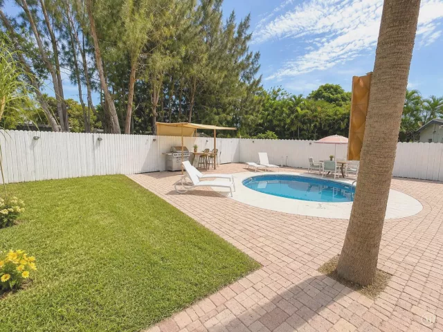 5-bedroom home for rent in Boca Raton - 327 LANCASTER Street - MondialRealty
