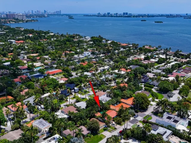 4-bedroom home for sale in Miami - 1085 NE 84th St - MondialRealty