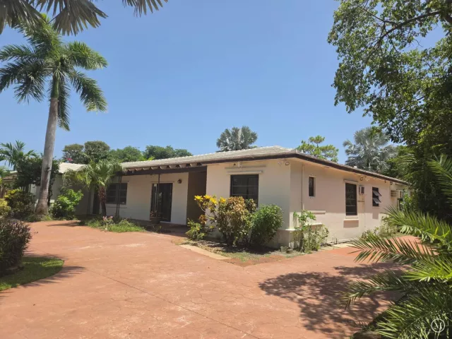 5-bedroom home for sale in Wilton Manors - 704 NE 22ND Drive 1-4 - MondialRealty