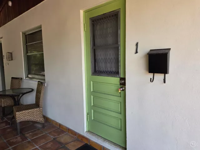 5-bedroom home for sale in Wilton Manors - 704 NE 22ND Drive 1-4 - MondialRealty