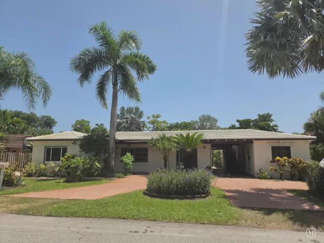 5-bedroom home for sale in Wilton Manors - 704 NE 22ND Drive 1-4 - MondialRealty