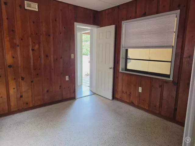 5-bedroom home for sale in Wilton Manors - 704 NE 22ND Drive 1-4 - MondialRealty
