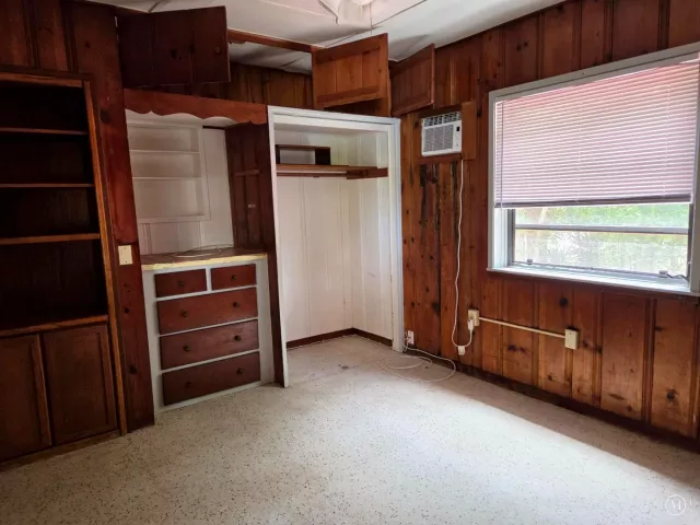 5-bedroom home for sale in Wilton Manors - 704 NE 22ND Drive 1-4 - MondialRealty