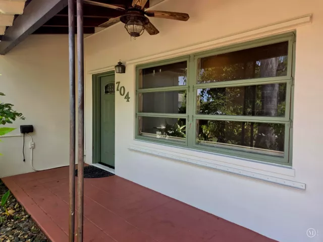 5-bedroom home for sale in Wilton Manors - 704 NE 22ND Drive 1-4 - MondialRealty