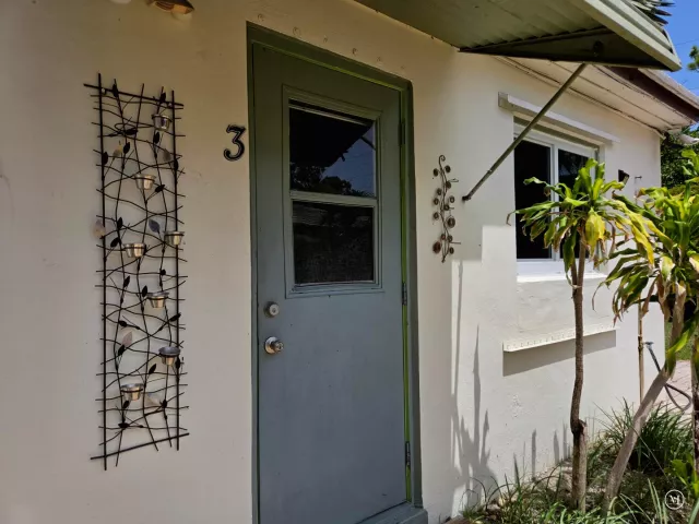 5-bedroom home for sale in Wilton Manors - 704 NE 22ND Drive 1-4 - MondialRealty