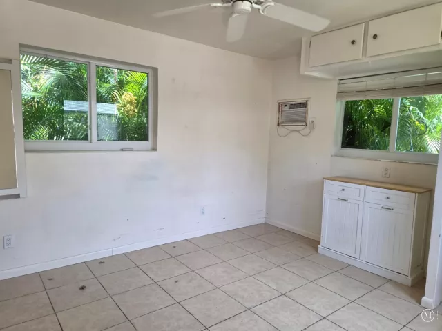 5-bedroom home for sale in Wilton Manors - 704 NE 22ND Drive 1-4 - MondialRealty
