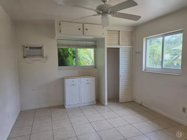5-bedroom home for sale in Wilton Manors - 704 NE 22ND Drive 1-4 - MondialRealty
