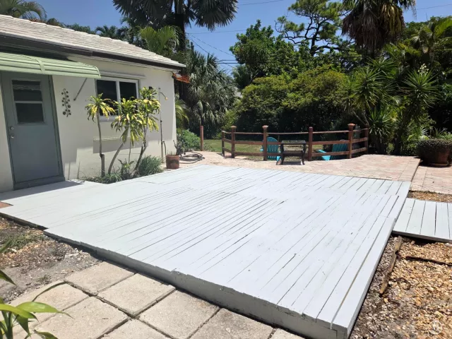 5-bedroom home for sale in Wilton Manors - 704 NE 22ND Drive 1-4 - MondialRealty