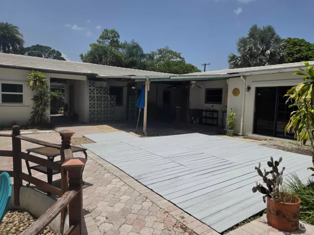 5-bedroom home for sale in Wilton Manors - 704 NE 22ND Drive 1-4 - MondialRealty