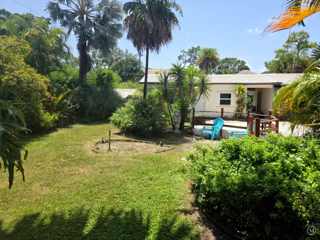 5-bedroom home for sale in Wilton Manors - 704 NE 22ND Drive 1-4 - MondialRealty