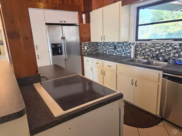5-bedroom home for sale in Wilton Manors - 704 NE 22ND Drive 1-4 - MondialRealty