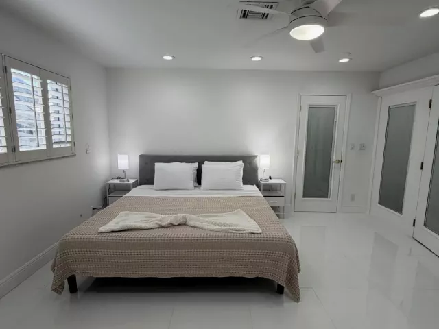 3-bedroom home for sale in Deerfield Beach - 2557 SW 14TH Court - MondialRealty