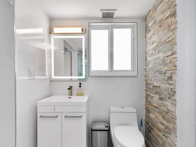 3-bedroom home for sale in Deerfield Beach - 2557 SW 14TH Court - MondialRealty