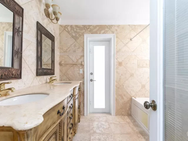3-bedroom home for sale in Deerfield Beach - 2557 SW 14TH Court - MondialRealty